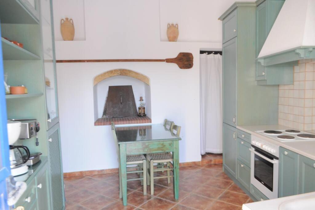 Вилла Tsipouras House Kythira Town Экстерьер фото