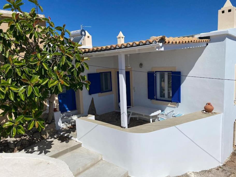 Вилла Tsipouras House Kythira Town Экстерьер фото